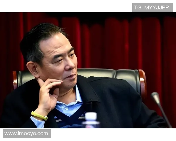 足球明星因强奸罪入狱引发社会热议揭示体育界潜在黑暗面